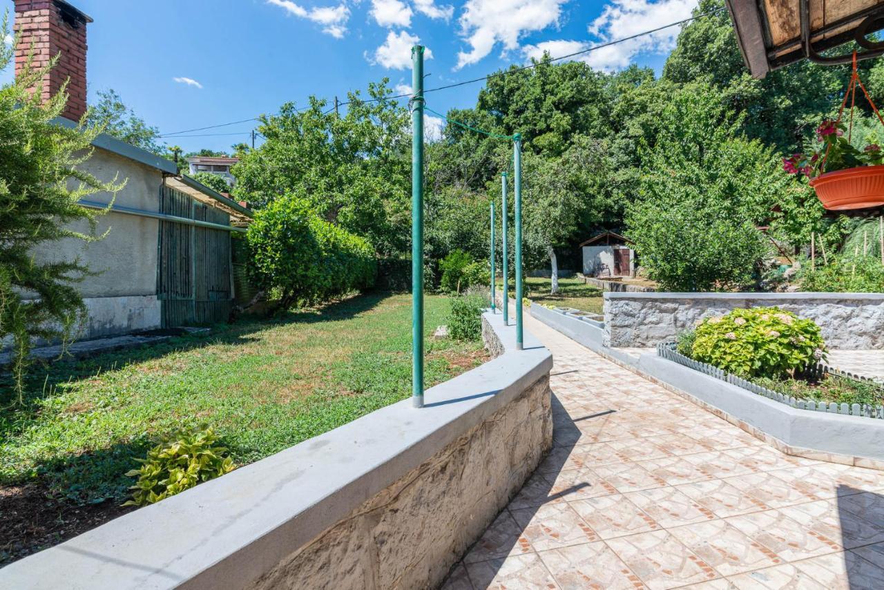 Apartmán Apartman Knezevic Opric Exteriér fotografie