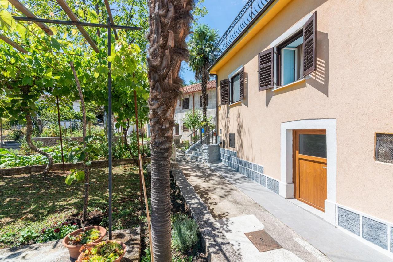 Apartmán Apartman Knezevic Opric Exteriér fotografie